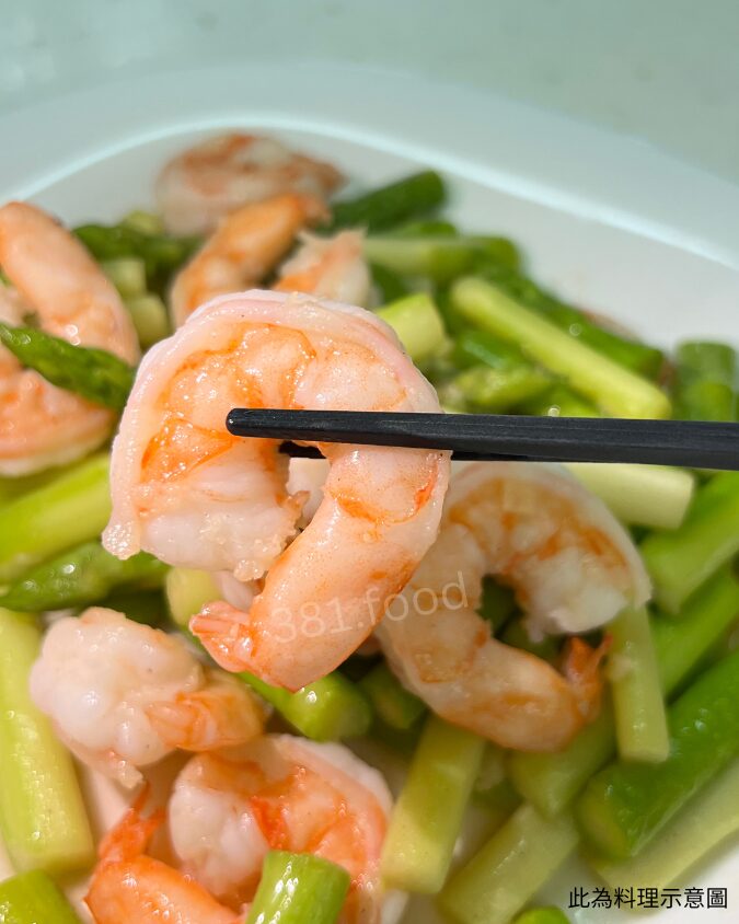 Peeled white shrimp