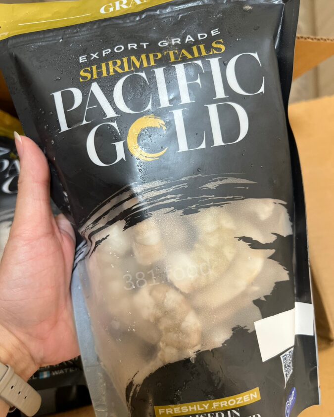 Peeled white shrimp